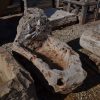 Es una pila de piedra natural que iba destinada para lavar, pero se le puede dar otros usos y no perder la importancia de esta pieza.