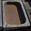 Pila de mármol de un solo seno, muy amplia. En principio su uso es como fregadero, pero se le puede dar otras utilidades.
