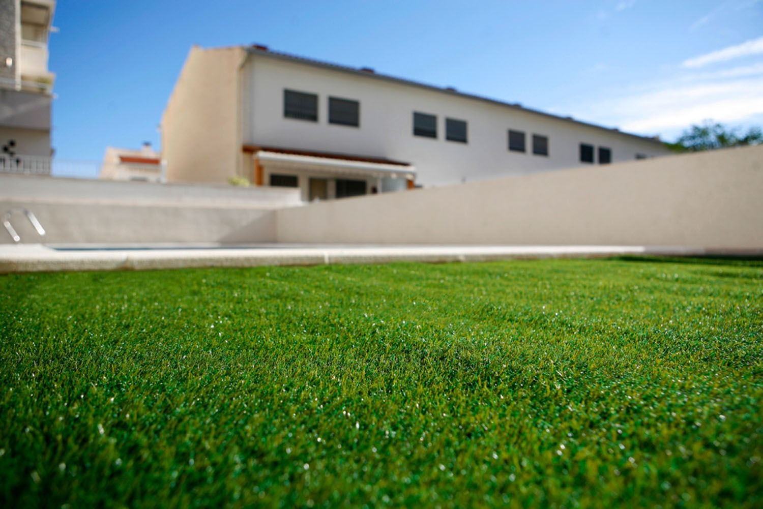 instalacion de cesped artificial, césped artificial, cesped artificial, cesped sintetico, cesped artificial leroy merlin, cesped artificial terraza, comprar cesped artificial, instalacion cesped artificial, mejor cesped artificial, venta de cesped artificial, jardines con cesped artificial, cesped sintetico para jardin