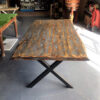 mesa madera con patas de hierro
