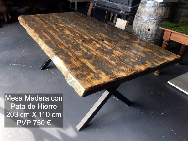 MESA CON PATAS DE HIERRO