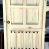 puerta de madera rústica partida