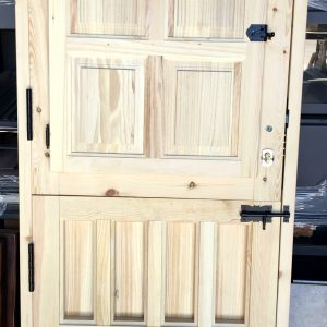 PUERTA RÚSTICA DE MADERA DE EXTERIOR CON POSTIGO - Imagen 3