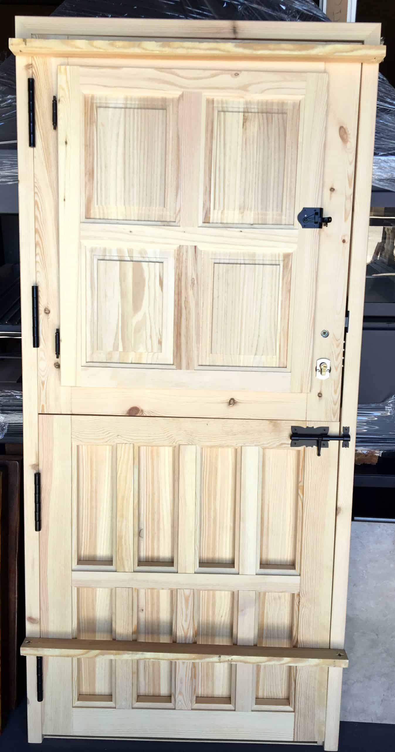 PUERTA RÚSTICA DE EXTERIOR CIEGA DE MADERA CON CLAVOS - RUSTICOS Y MADERA