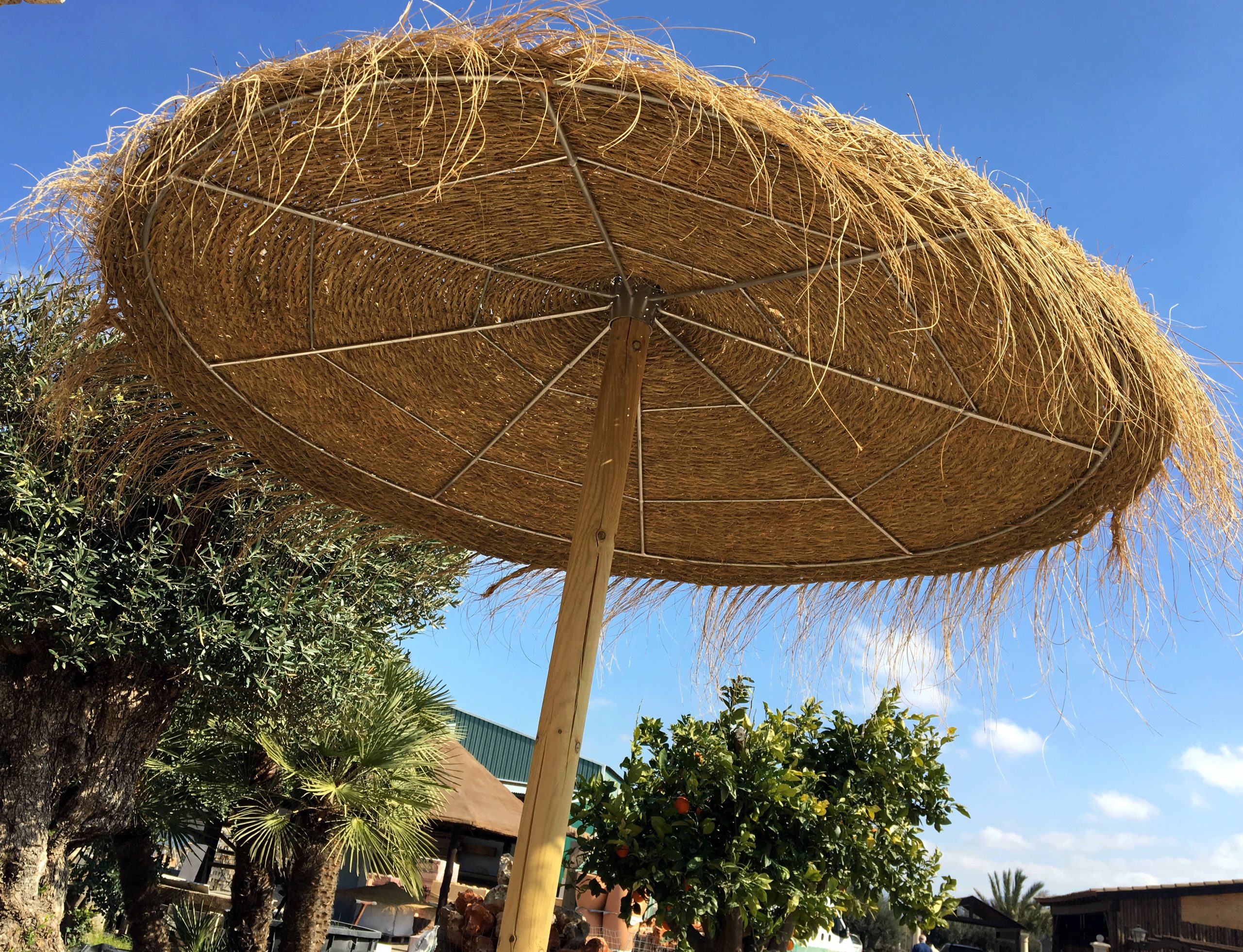 SOMBRILLA DE ESPARTO GRANDE PARA JARDIN Y PISCINA - RUSTICOS Y MADERA