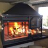 barbacoa encendida con horno