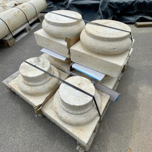 COLUMNA EN PIEDRA TRAVERTINO - Acabado Abujardado - Imagen 2