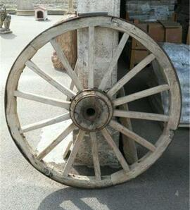 rueda de carro madera recuperada