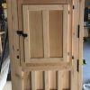 puerta exterior de madera