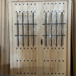 Puerta exterior de madera rústica 88,5 cm - MYOC. Fábrica de Muebles  rústicos 100% madera maciza