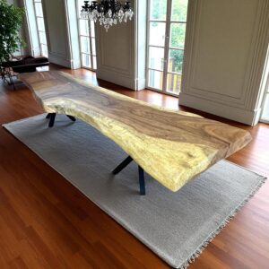 mesa grande de madera irregular